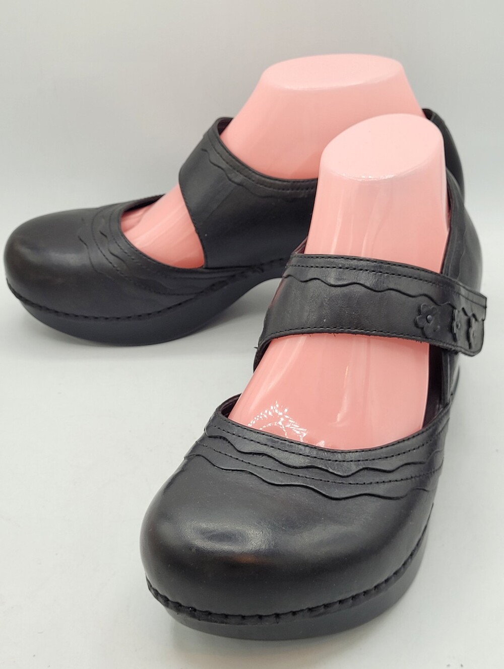 Dansko Harlow Floral Mary Jane  Black Clog Size 39 US Size 8.5 / 9